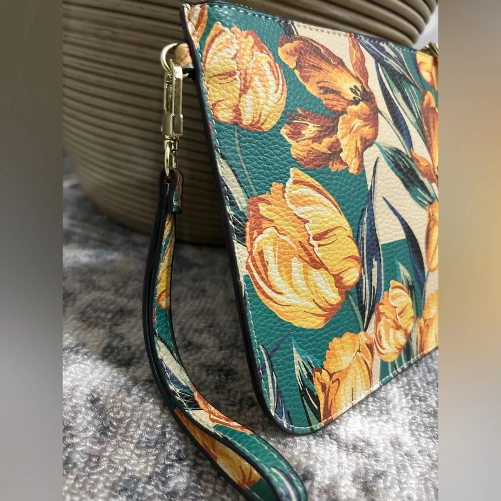 *NWOT Steve Madden Donna Lemon Clutch/Wristlet, - Picture 10 of 13